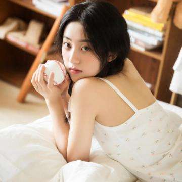 蔡徐坤惊喜亮相柳丝木品牌大会，诠释“生动在场”的生命力之美